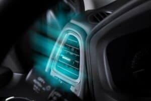 Mehr über den Artikel erfahren Auto Klimaanlage kühlt nicht – was tun?